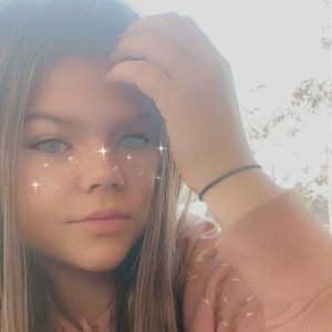 Meet your Posher, Holly